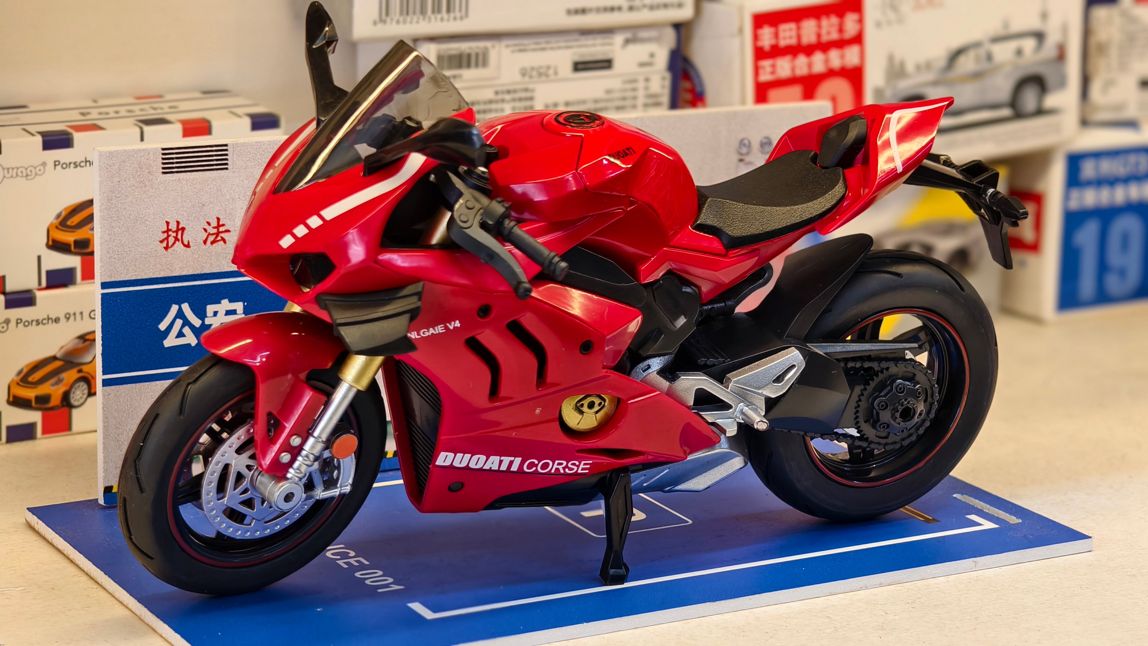Ducati Panigale V4 S Corse 1:9 Scale