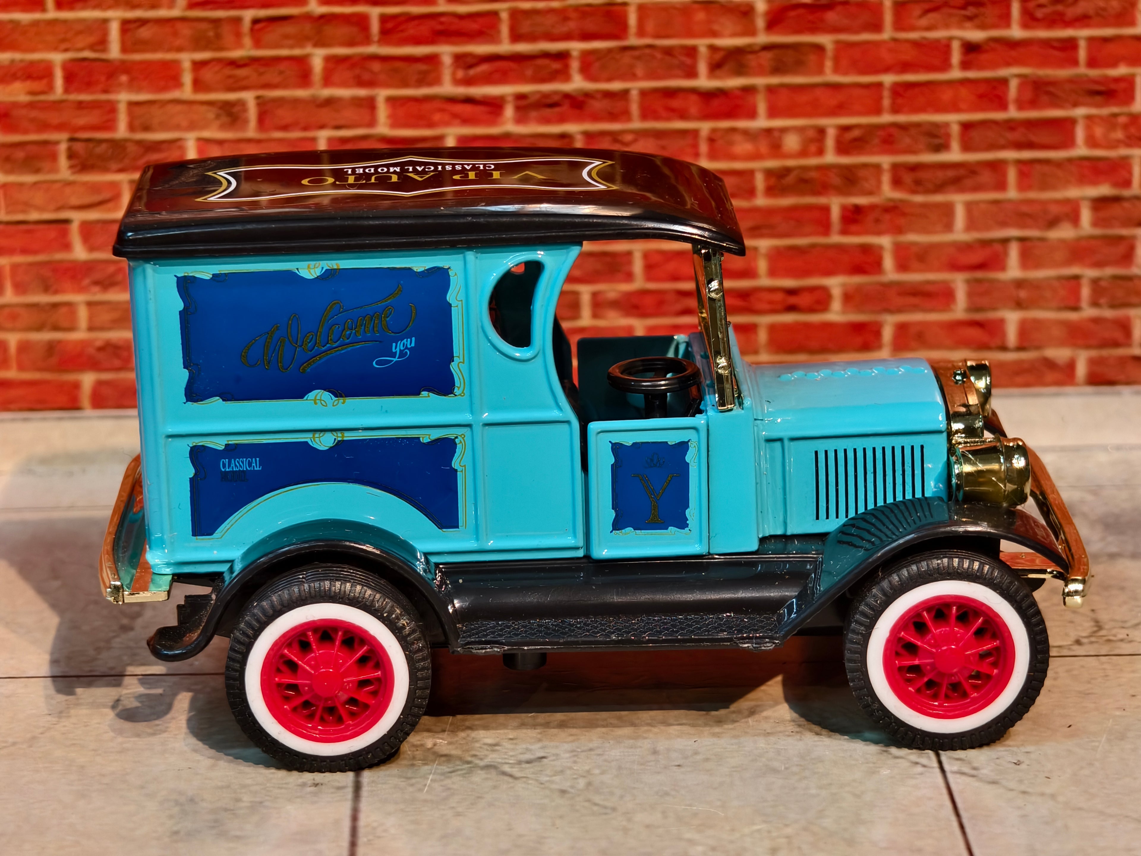 Vintage Ford Model T Delivery Van Diecast 1:36 Scale Model Car – Classic Retro Collectible