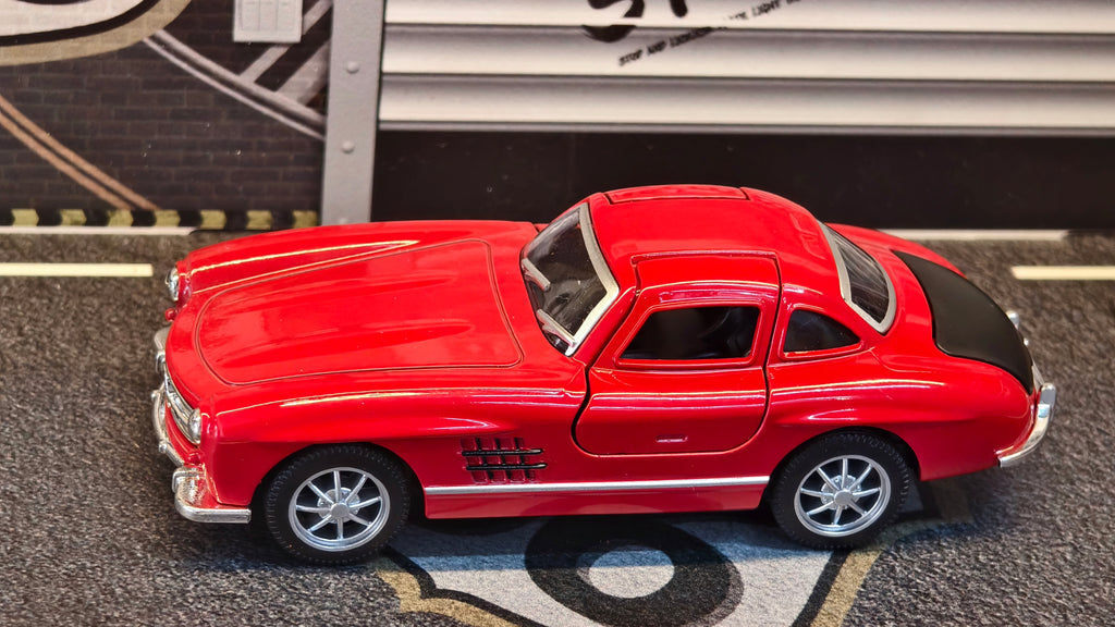 Mercedes Gullwing SL 300 1:36 Scale