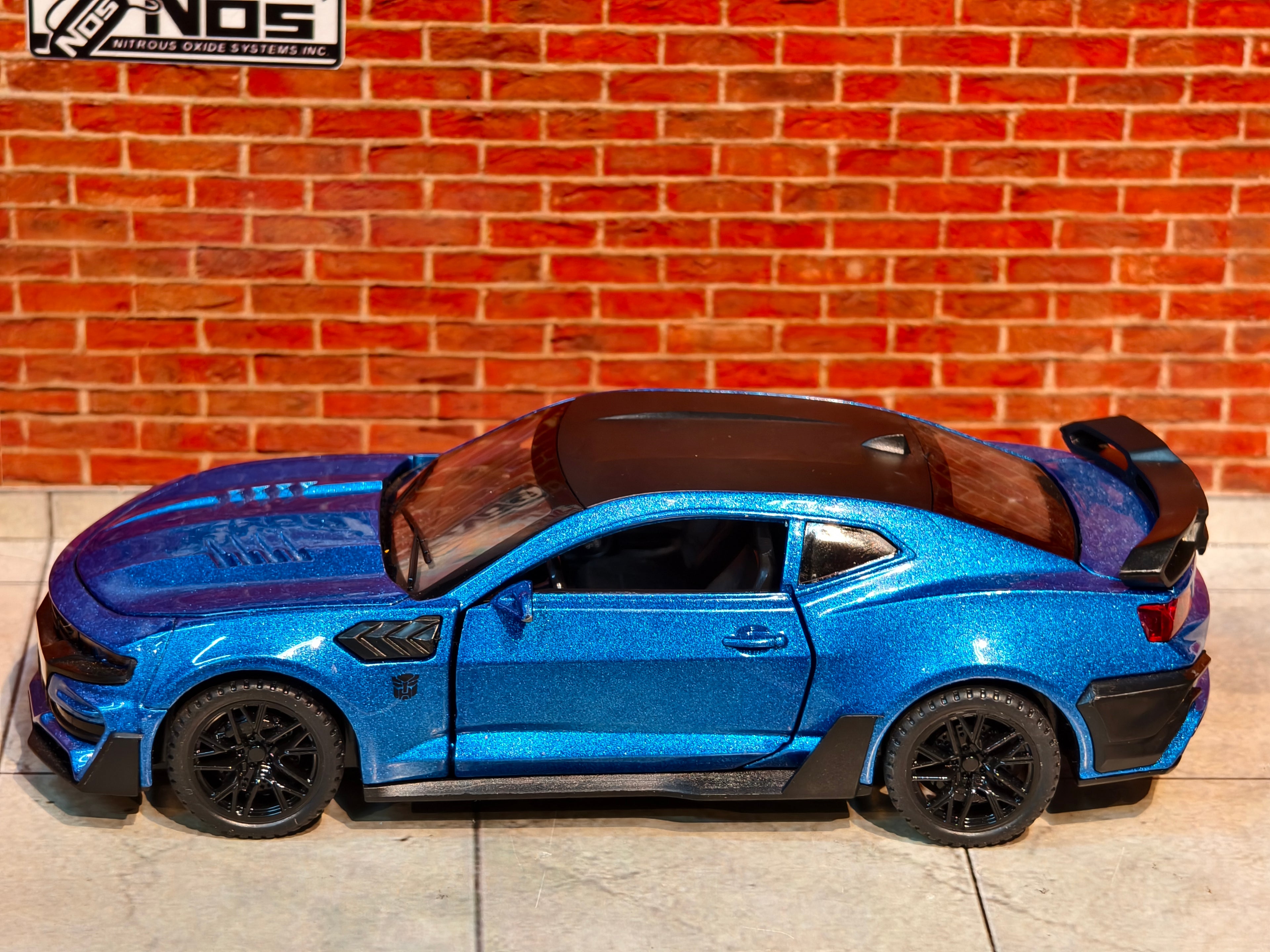 Chevrolet Camaro 1:32 Scale Premium Detailing with Light and Sound