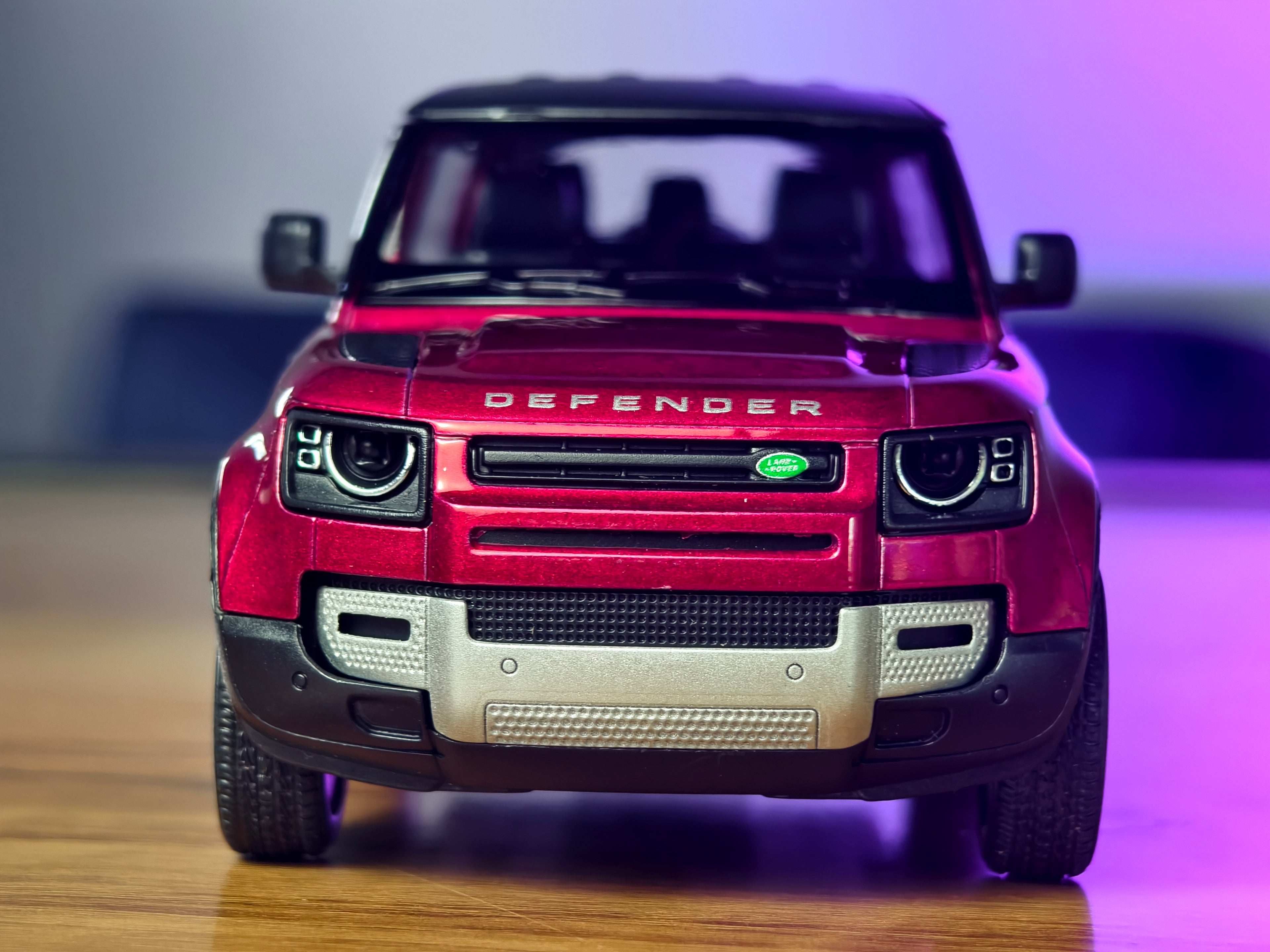 Kinsmart Official Licensed Land Rover Defender 90 – 1:36 Scale Off-Road Diecast