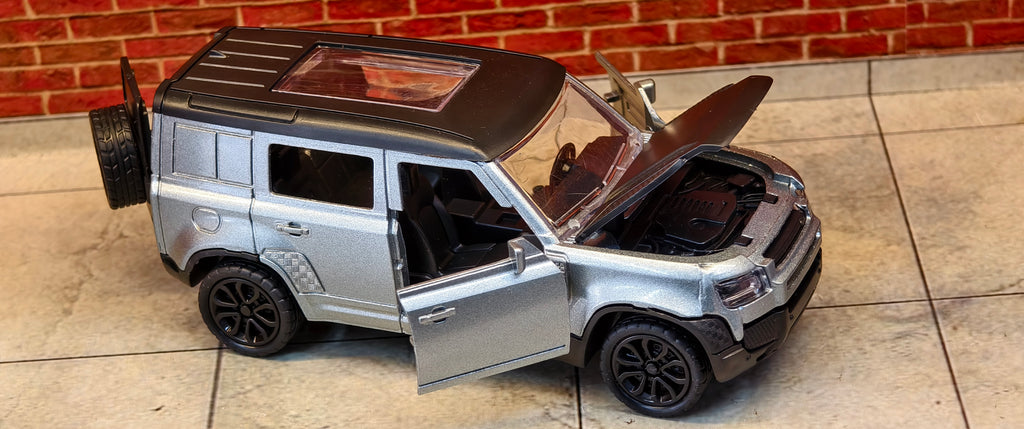 Defender 1:36  4 Door openable