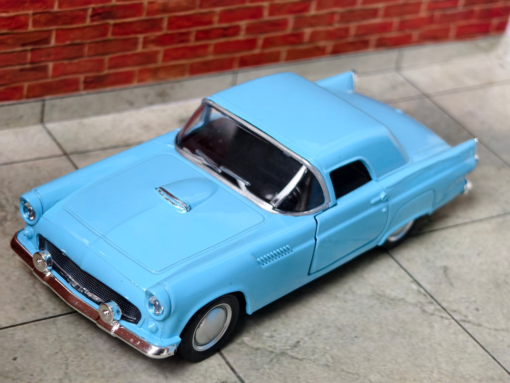 Ford Thunderbird 1955 1:32 Scale