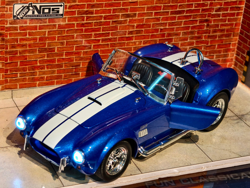 1965 Shelby Cobra 427 S/C 1:24 Scale Premium Detailing