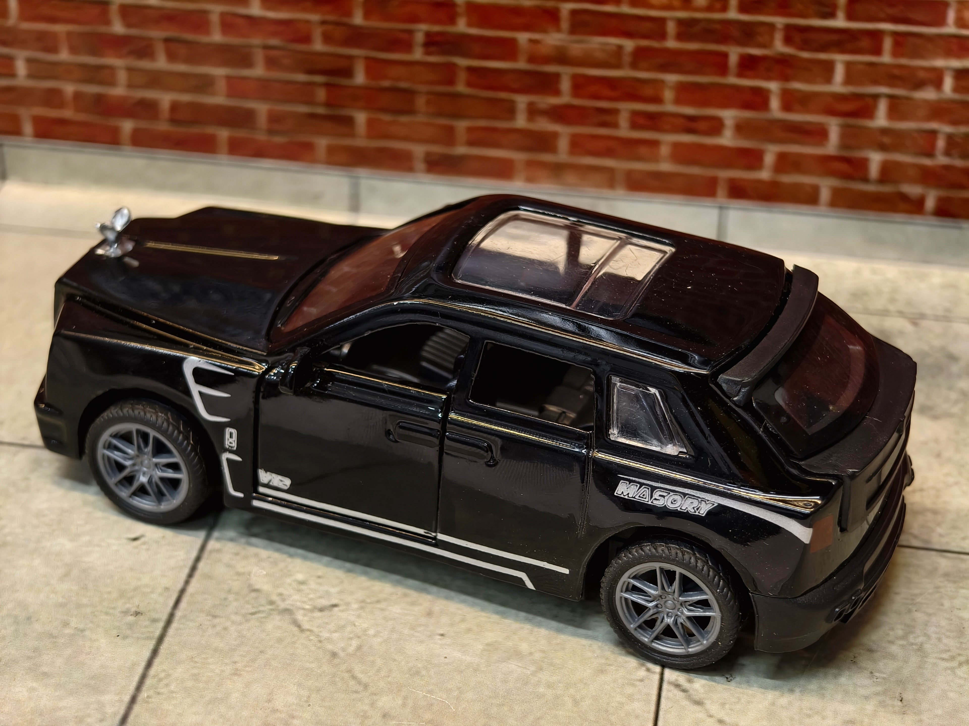Rolls-Royce Cullinan 1:36 Scale