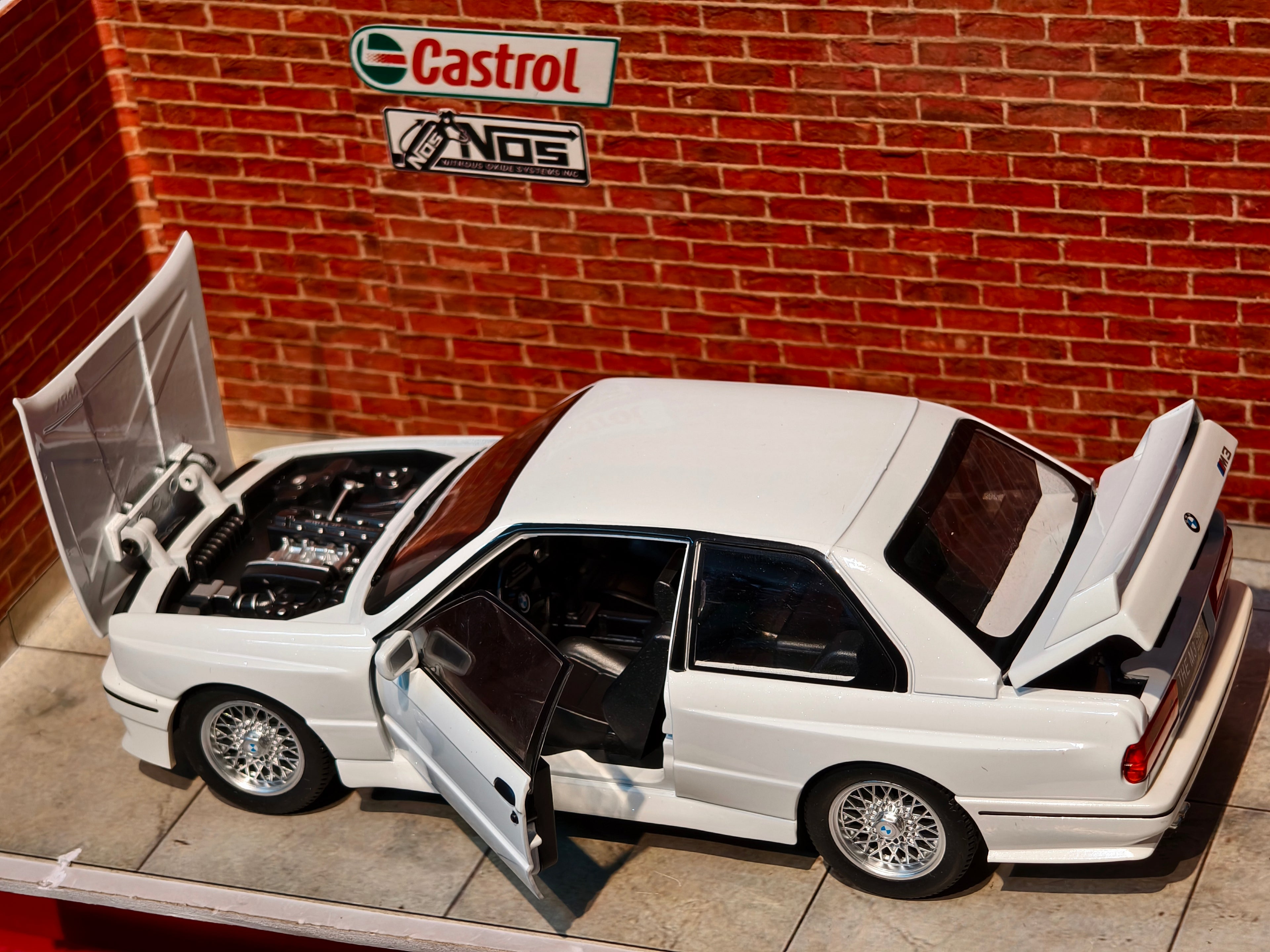 BMW E 30 Stock 1:24 Scale Premium Detailing