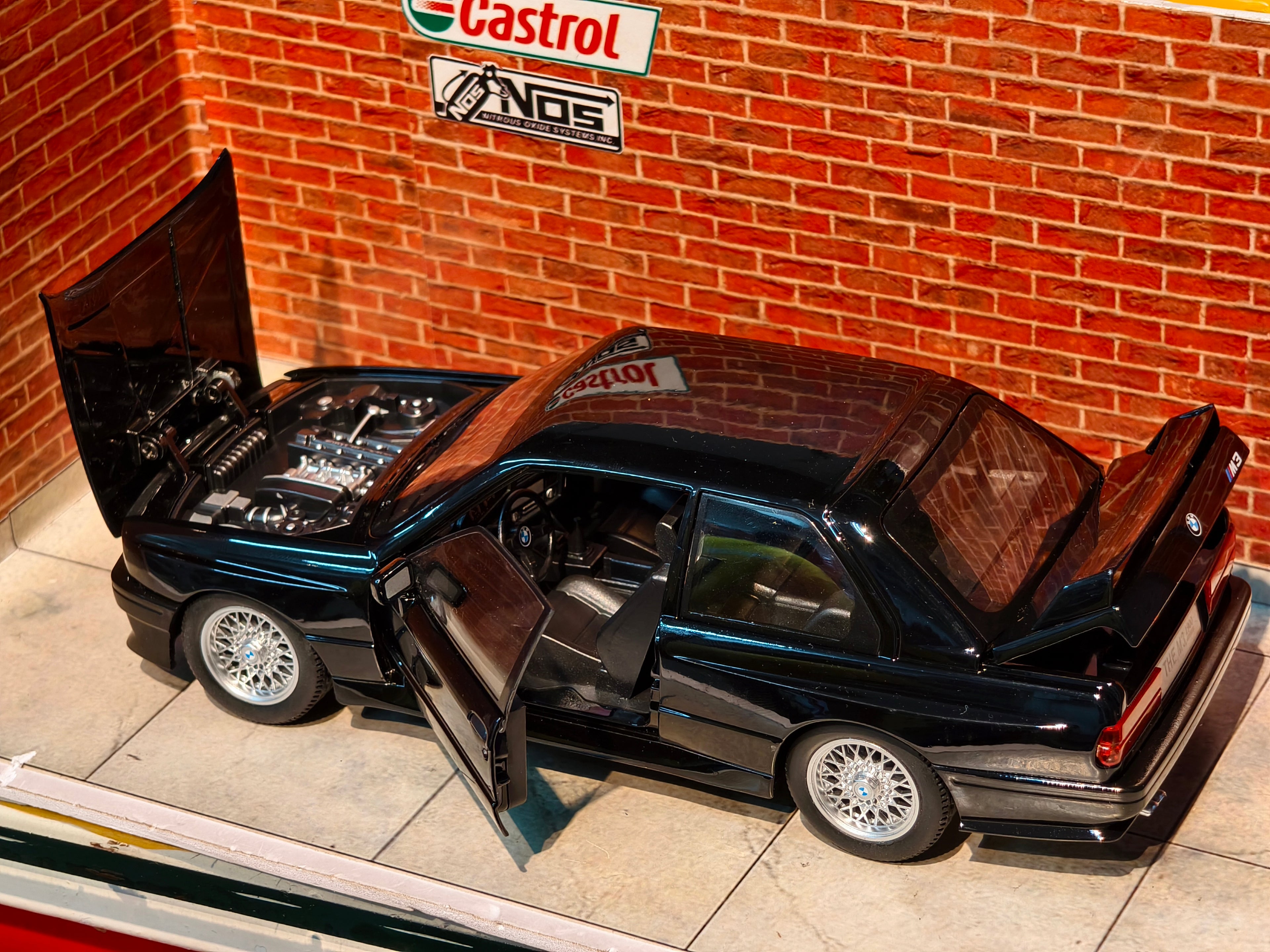 BMW E 30 Stock 1:24 Scale Premium Detailing
