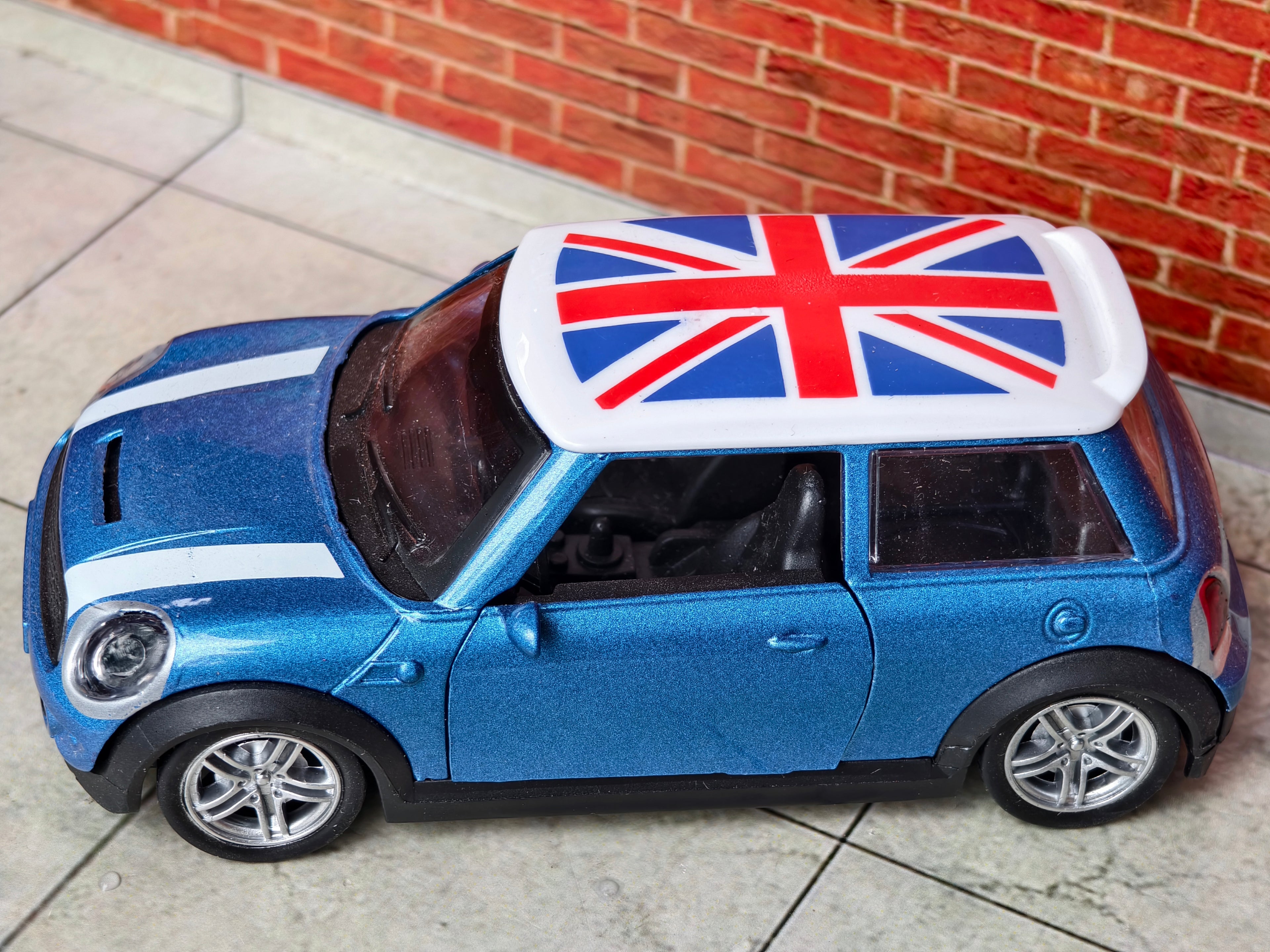Mini Cooper S 1:32 Scale