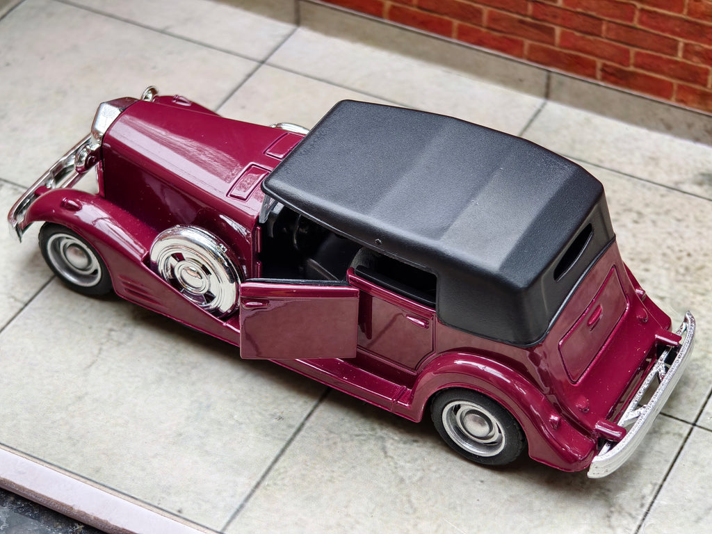 1930s-era Cadillac V16 1:32 Scale Vintage Car