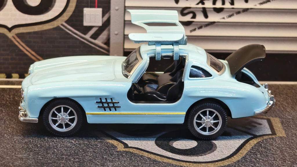 Mercedes Gullwing SL 300 1:36 Scale