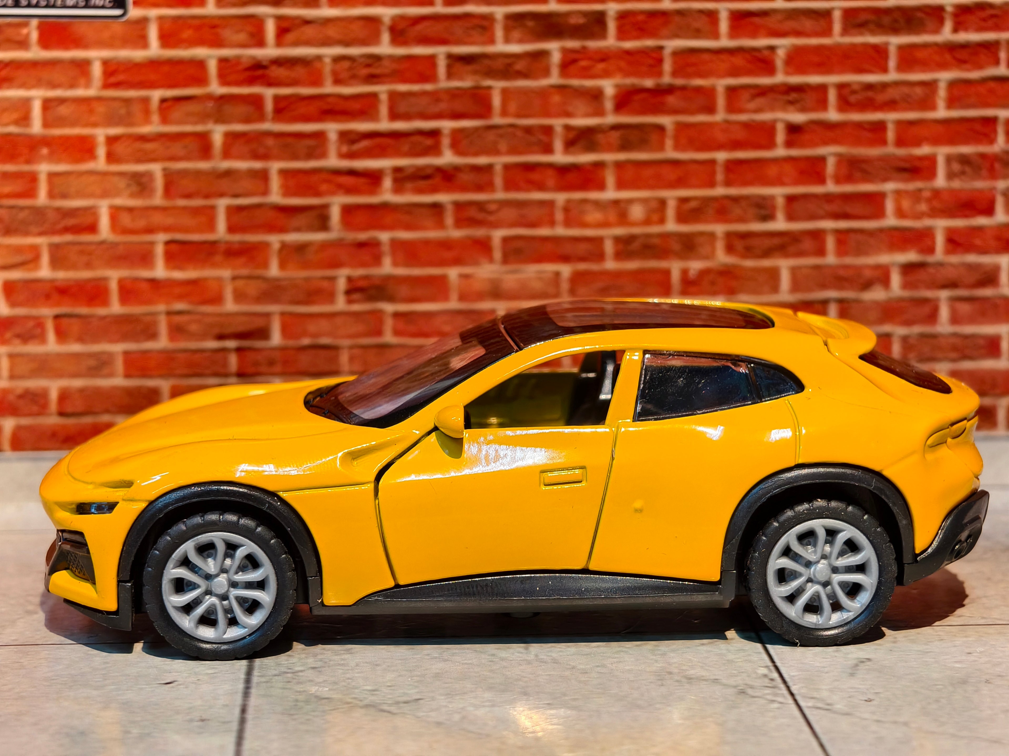 Ferrari Purosangue 1:36 Scale with light and sound