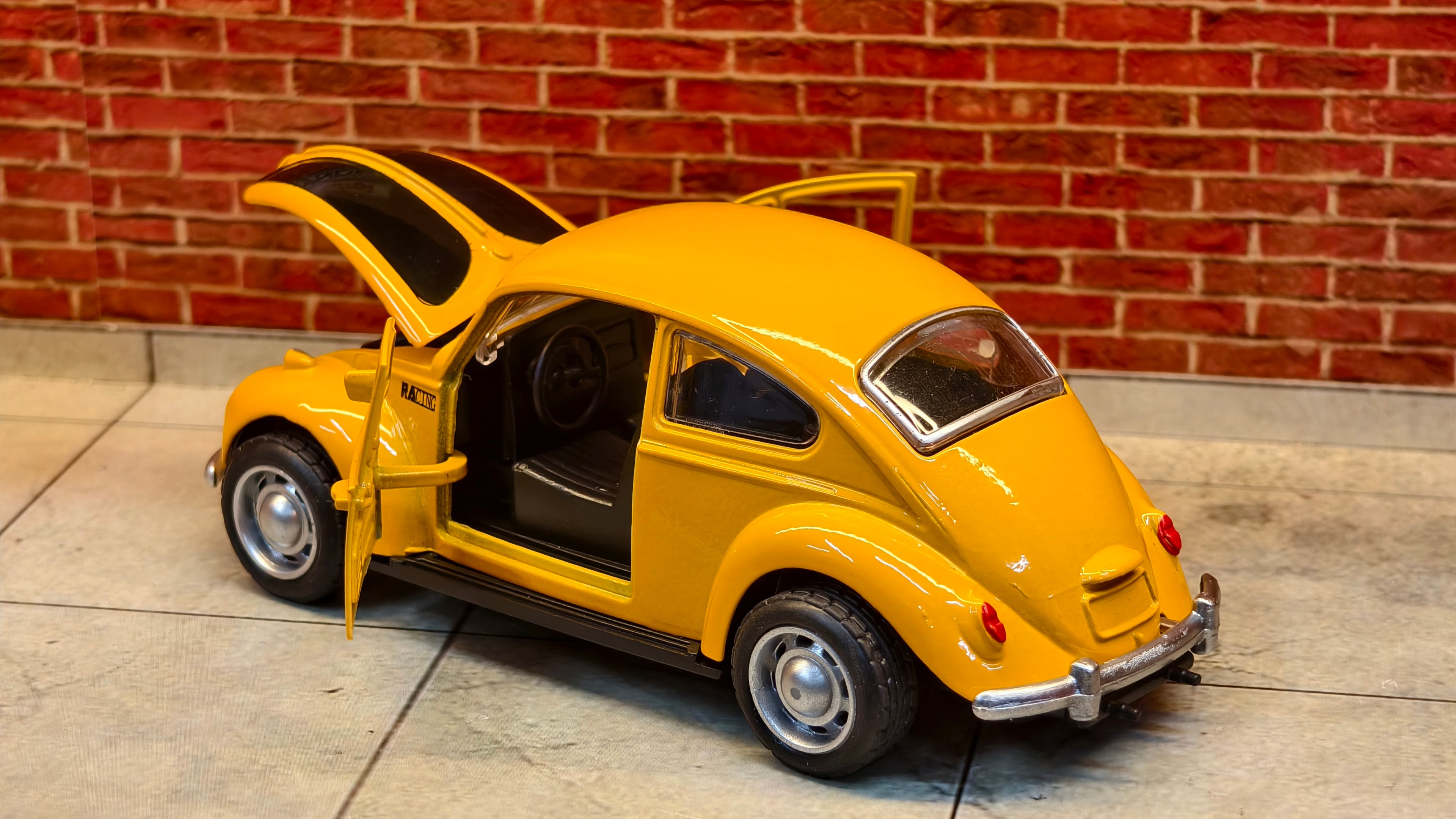Beetle 1:32 Scale Rally Edition Box piece