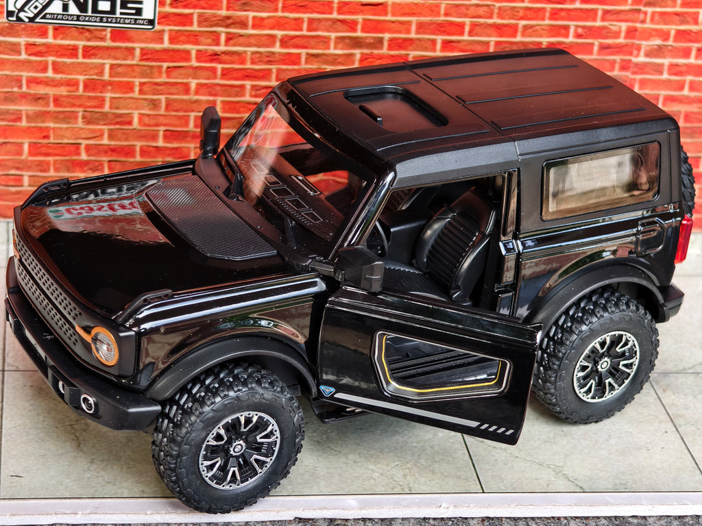 Ford Bronco 1:24 Scale Premium Detailing